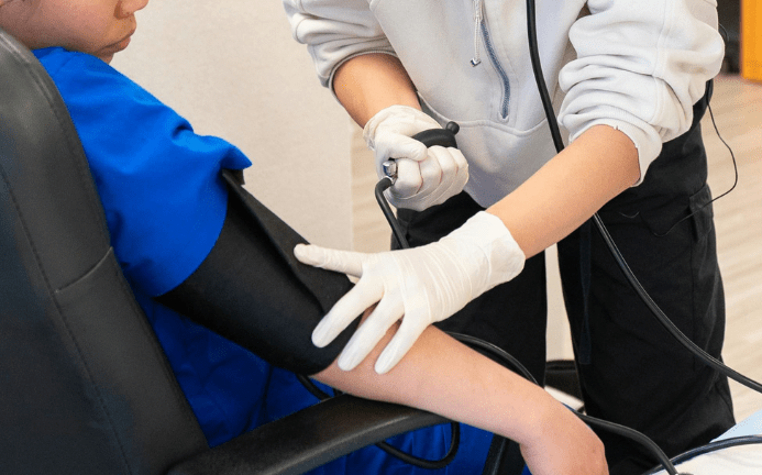 Improving health outcomes for im/migrant sex workers